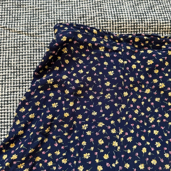 Floral Circle Skirt - Navy Size Medium - Picture 2 of 5